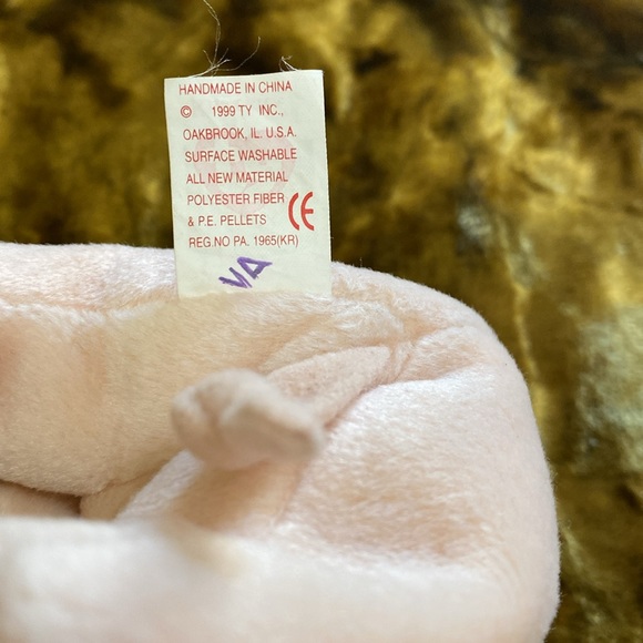 Knuckles the Pig Beanie Baby Born March 25, 1999 - Picture 6 of 6